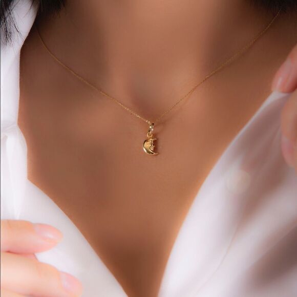 14k Real Gold Halfmoon Charm | Halfmoon Pendant | Birthday Gift | Timeless Gift - Picture 3 of 5